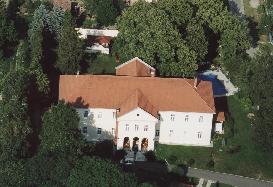Misefa Kastely Bed & Breakfast Exterior photo