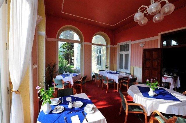 Misefa Kastely Bed & Breakfast Exterior photo